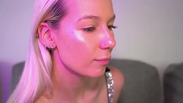 RanyThomson online show from April 19, 2026, 2:40 pm