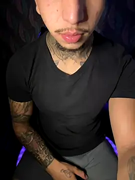 Snapshot of RealGdiass chatting on December 19, 2025, 5:43 am RealGdiass online show from December 19, 2025, 5:43 am