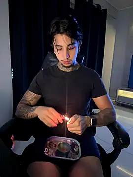 Snapshot of RealGdiass chatting on December 20, 2025, 5:21 am RealGdiass online show from December 20, 2025, 5:21 am