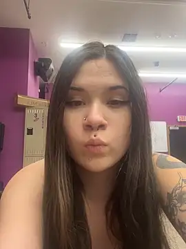 Snapshot of Jynx420friendly chatting on May 24, 2026, 9:36 pm Jynx420friendly online show from May 24, 2026, 9:36 pm