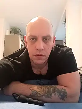 Snapshot of Kobradera1984 chatting on December 5, 2025, 8:02 am Kobradera1984 online show from December 5, 2025, 8:02 am