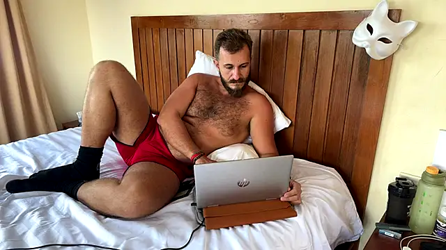 mrmaxiy online show from April 20, 2026, 8:17 am