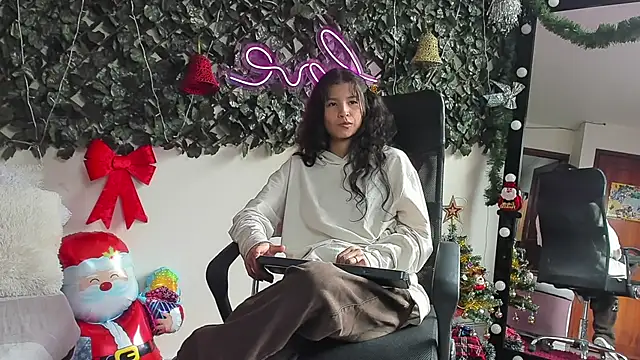 Samanta Ortiz online show from December 5, 2025, 7:12 pm