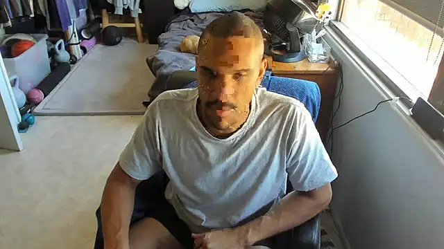 Snapshot of CassiusJohnson chatting on April 15, 2026, 2:06 am CassiusJohnson online show from April 15, 2026, 2:06 am