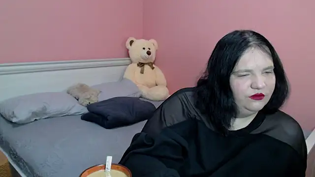  alexandra ray  online show from November 26, 2025, 1:22 pm