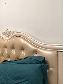 Mile-m online show from November 11, 2025, 12:22 pm