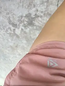 Snapshot of Mymy_love91 chatting on February 25, 2026, 10:37 am Mymy love91 online show from February 25, 2026, 10:37 am