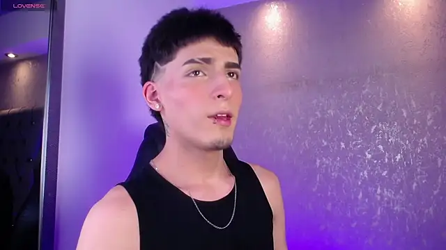 MateoMitchell online show from April 9, 2026, 3:41 am