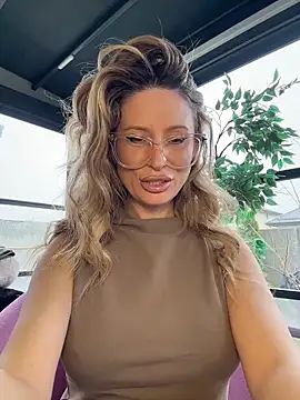 AvaMaddisson online show from March 28, 2026, 6:36 am