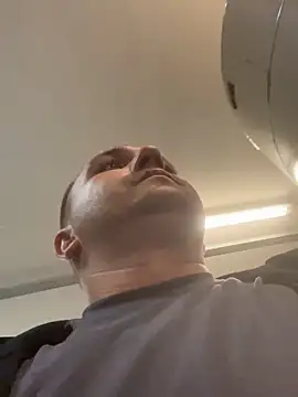 Mahrovmaxim online show from October 6, 2025, 6:52 pm