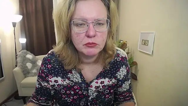 VestaWoody online show from November 13, 2025, 7:01 am