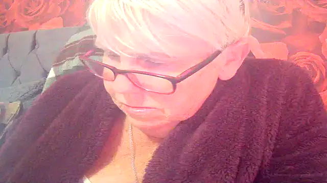 Snapshot of Playful_MILF_Demi chatting on June 17, 2026, 9:36 pm Playful MILF Demi online show from June 17, 2026, 9:36 pm