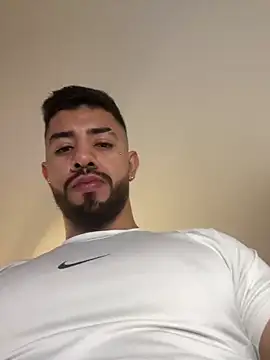 Snapshot of Ezzio_Scolaro chatting on February 25, 2026, 9:58 pm Ezzio Scolaro online show from February 25, 2026, 9:58 pm