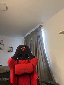 Snapshot of Ezzio_Scolaro chatting on February 26, 2026, 10:10 pm Ezzio Scolaro online show from February 26, 2026, 10:10 pm