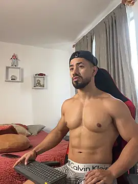 Snapshot of Ezzio_Scolaro chatting on February 4, 2026, 1:28 pm Ezzio Scolaro online show from February 4, 2026, 1:28 pm