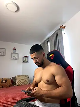 Ezzio Scolaro online show from November 11, 2025, 12:11 pm