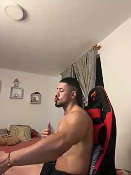 Ezzio Scolaro online show from December 3, 2025, 12:23 am