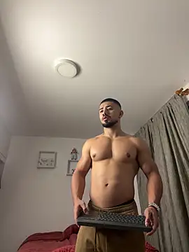 Ezzio Scolaro online show from December 2, 2025, 12:11 am