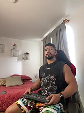 Snapshot of Ezzio_Scolaro chatting on February 8, 2026, 8:17 pm Ezzio Scolaro online show from February 8, 2026, 8:17 pm