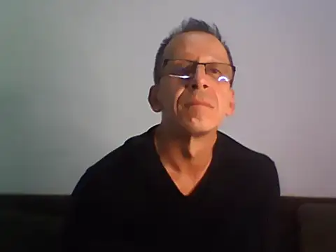  axelking  online show from January 12, 2026, 3:02 am