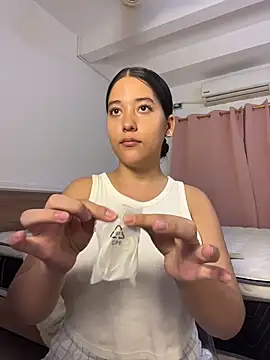 Nhefertary online show from April 17, 2026, 4:04 am