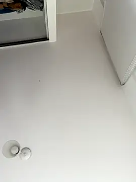 Snapshot of Maria-White chatting on October 12, 2025, 3:35 pm Maria-White online show from October 12, 2025, 3:35 pm