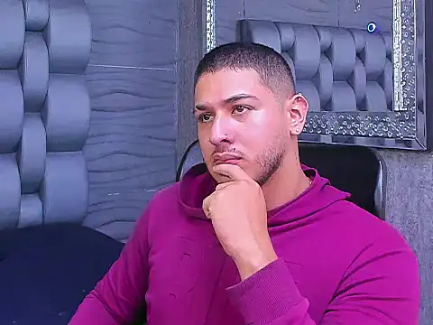 Snapshot of jasonshaw25 chatting on October 8, 2025, 11:27 pm jasonshaw25 online show from October 8, 2025, 11:27 pm