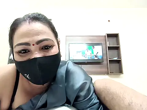 horny milf couple online show from October 31, 2025, 6:15 pm