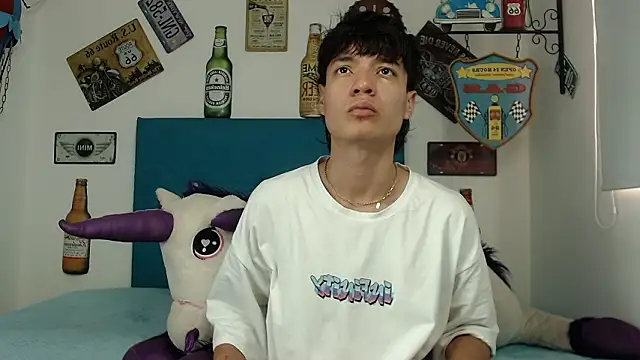 Snapshot of alex_russo__ chatting on March 19, 2026, 6:41 pm alex russo online show from March 19, 2026, 6:41 pm