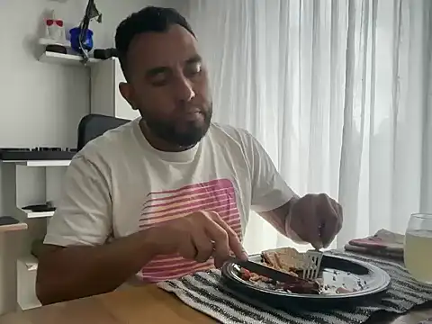 Snapshot of Domfetishx chatting on November 9, 2025, 5:06 pm Domfetishx online show from November 9, 2025, 5:06 pm