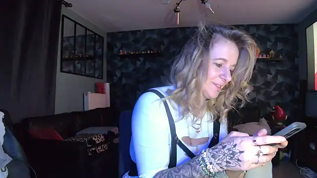 Delichieuse5 online show from February 10, 2026, 8:30 pm