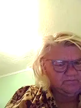 LusiyaGold5 online show from July 4, 2026, 10:25 pm