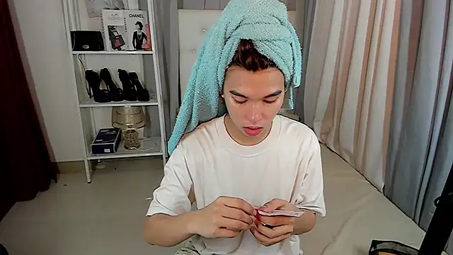 Yourdreamgoddess online show from January 12, 2026, 4:36 pm