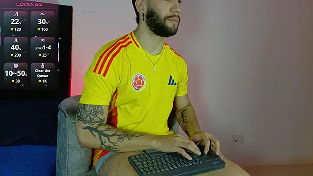 angel kyrozz online show from March 26, 2026, 7:12 pm