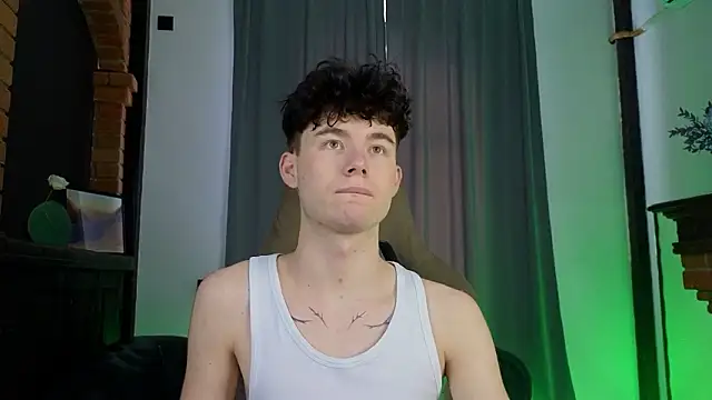 Snapshot of Cute_Mike chatting on March 4, 2026, 4:42 am Cute Mike online show from March 4, 2026, 4:42 am