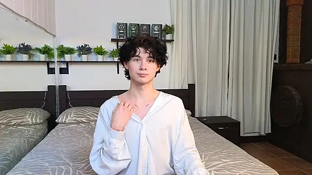 Snapshot of Cute_Mike chatting on February 12, 2026, 4:29 pm Cute Mike online show from February 12, 2026, 4:29 pm