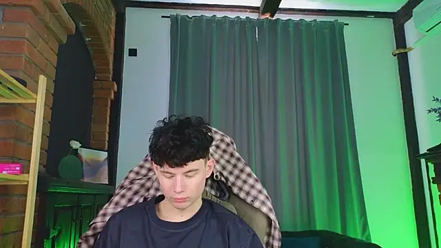 Snapshot of Cute_Mike chatting on February 25, 2026, 8:47 am Cute Mike online show from February 25, 2026, 8:47 am