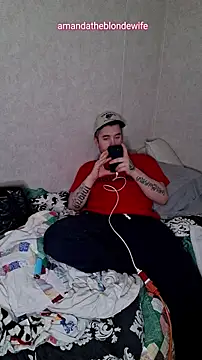 amandatheblondewife online show from April 14, 2026, 10:53 am