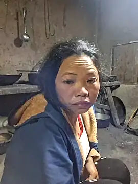 miomio-12 online show from November 29, 2025, 9:59 pm