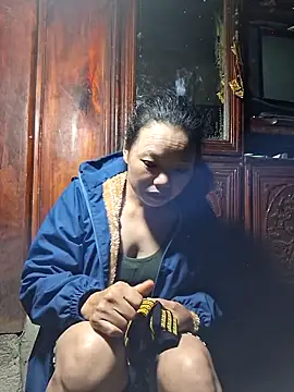 miomio-12 online show from November 9, 2025, 9:41 pm