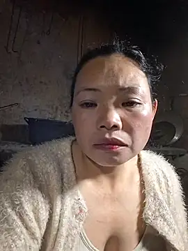 miomio-12 online show from December 18, 2025, 1:15 pm