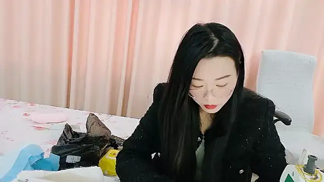 CCOO520 online show from November 5, 2025, 3:42 am