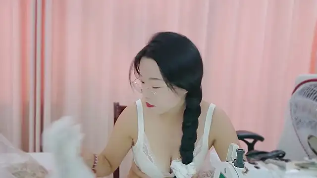 CCOO520 online show from October 24, 2025, 1:15 am