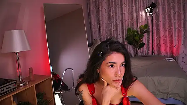 Snapshot of YokoKoko_ chatting on February 4, 2026, 5:35 am YokoKoko online show from February 4, 2026, 5:35 am