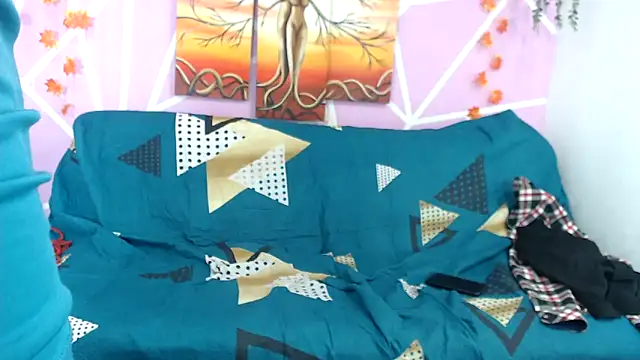 AKARY01 online show from October 18, 2025, 1:46 pm