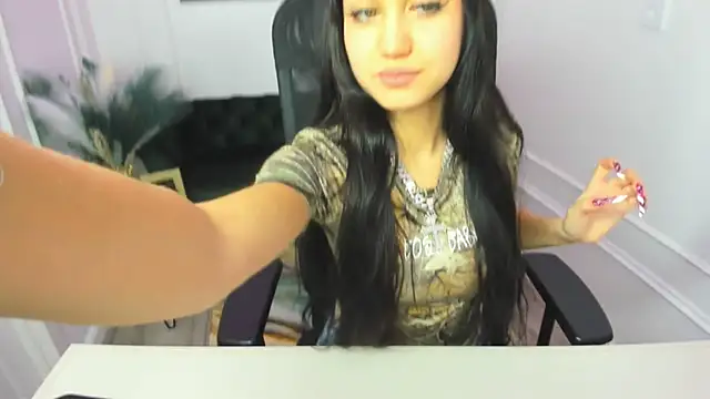 TiffanyYounge online show from March 6, 2026, 3:18 pm