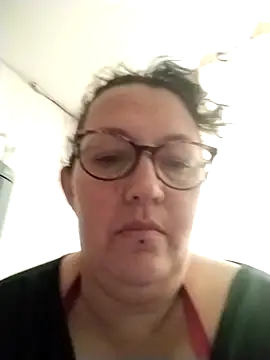 -saraqueen- online show from November 4, 2025, 2:54 pm