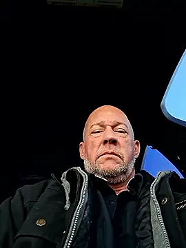 Snapshot of moonbeam37 chatting on December 15, 2025, 2:45 pm moonbeam37 online show from December 15, 2025, 2:45 pm