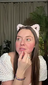 ThelmaJusto online show from February 27, 2026, 4:07 pm