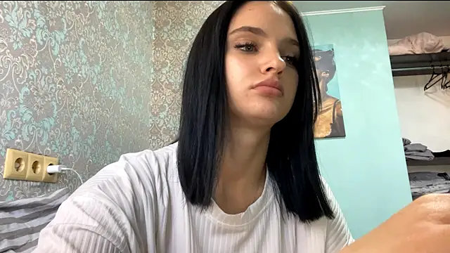 Snapshot of SorayaTrieger chatting on October 7, 2025, 9:32 am SorayaTrieger online show from October 7, 2025, 9:32 am